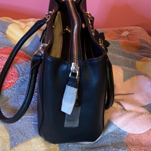 Guess black Purse - Picture 7 of 15